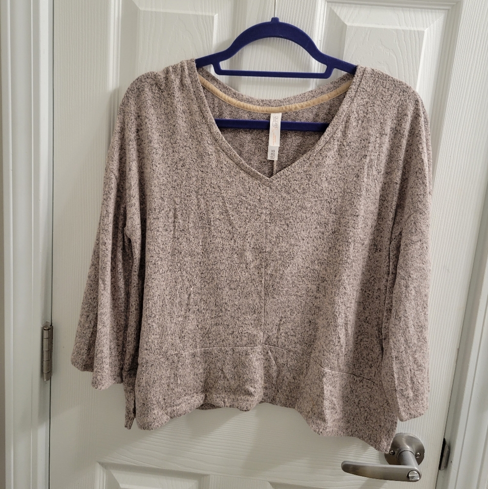 Gilligan & O'Malley Soft Beige Top (size XS)